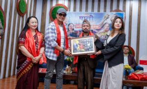 ‘म हुँ पानी’मा राजेश र करिष्माको फर्कियो जवानी
