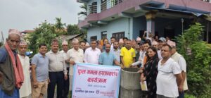सृजनशील युवा समाजद्वारा फूलका गमला हस्तान्तरण